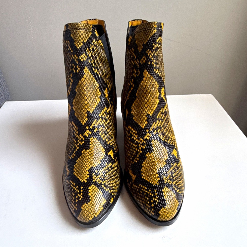 Tod's NEW Women's Yellow/Black Leather Snake Print Chelsea Ankle Boots 7